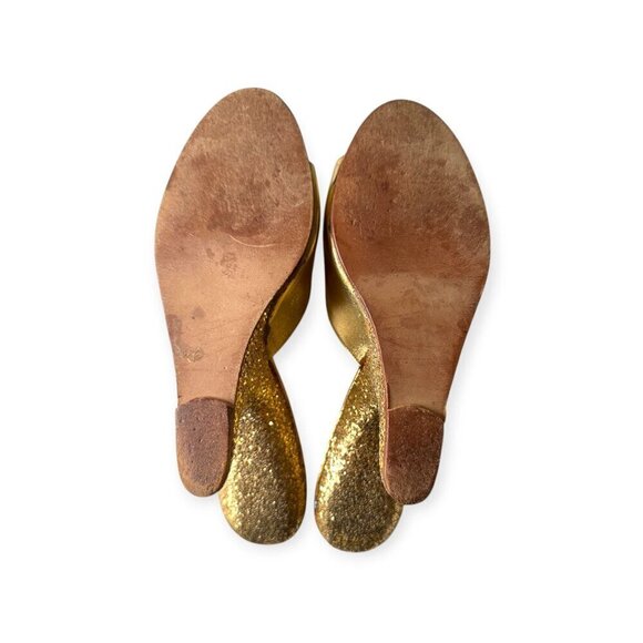 Vintage 1950s Gold Boomerang Wedge Mules– Sculptural Heel, Metallic Leather 8.5N - Picture 8 of 14